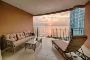 Oceanview 1BR w/ Balcony & Resort-Style Amenities